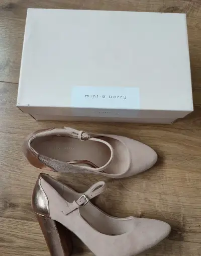 Kožené lodičky Mint & Berry v.40