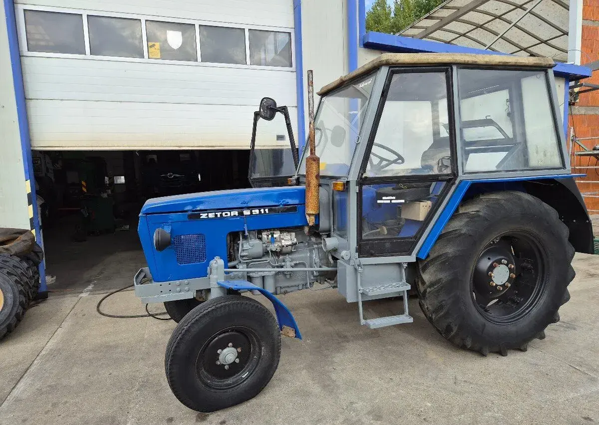 Pojazdný traktor ZETOR 6911