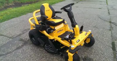 Traktorova kosacka -Cub Cadet XZ6 Ultima