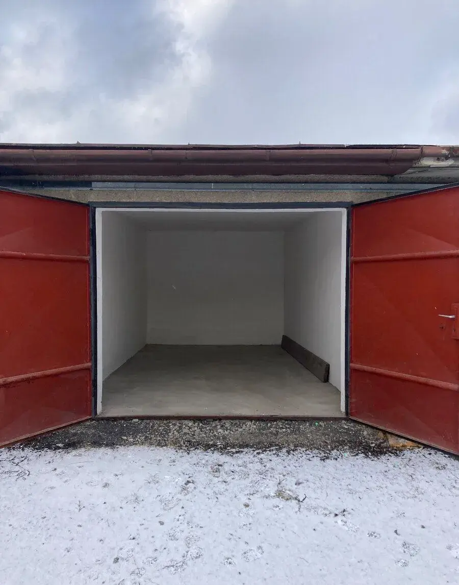 Prenajmem murovanú garáž