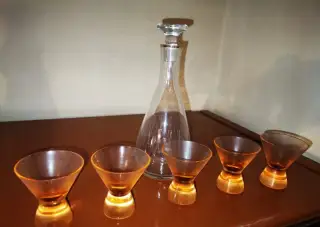 Retro set pohárov s karafou