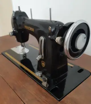 Retro sijaci stroj Minerva 122 na chalupu