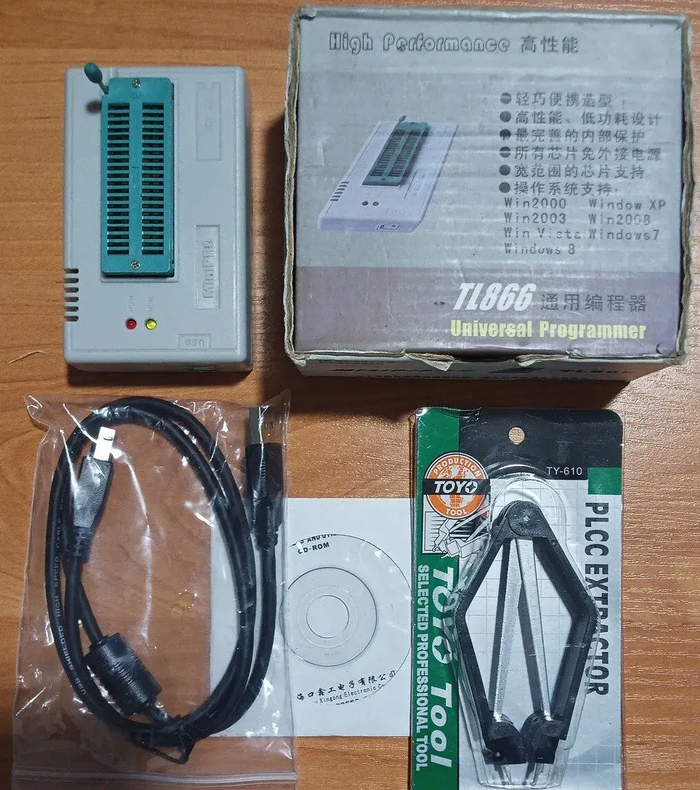 Programátor FlashROM MiniPRO TL866CS