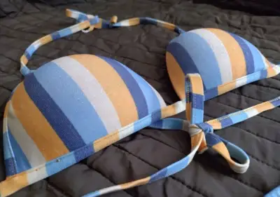 NOVE Calzedonia trblietave pasikave damske bikini