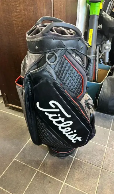 Titleist Jet Black Tour Bag