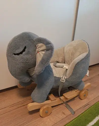 Sloník na kolieskach