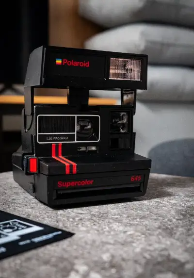Polaroid 645 red edition ♥️