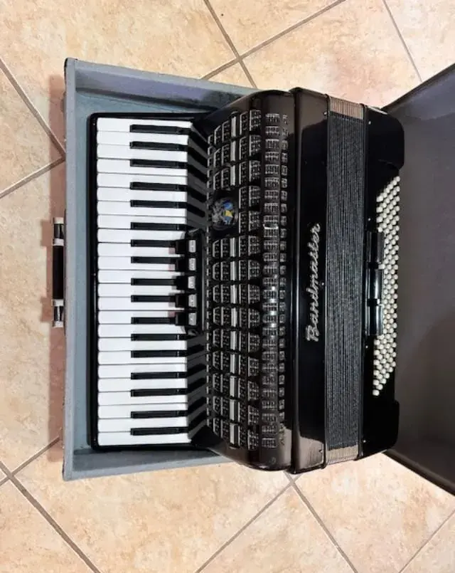 AKORDEON 120 bass