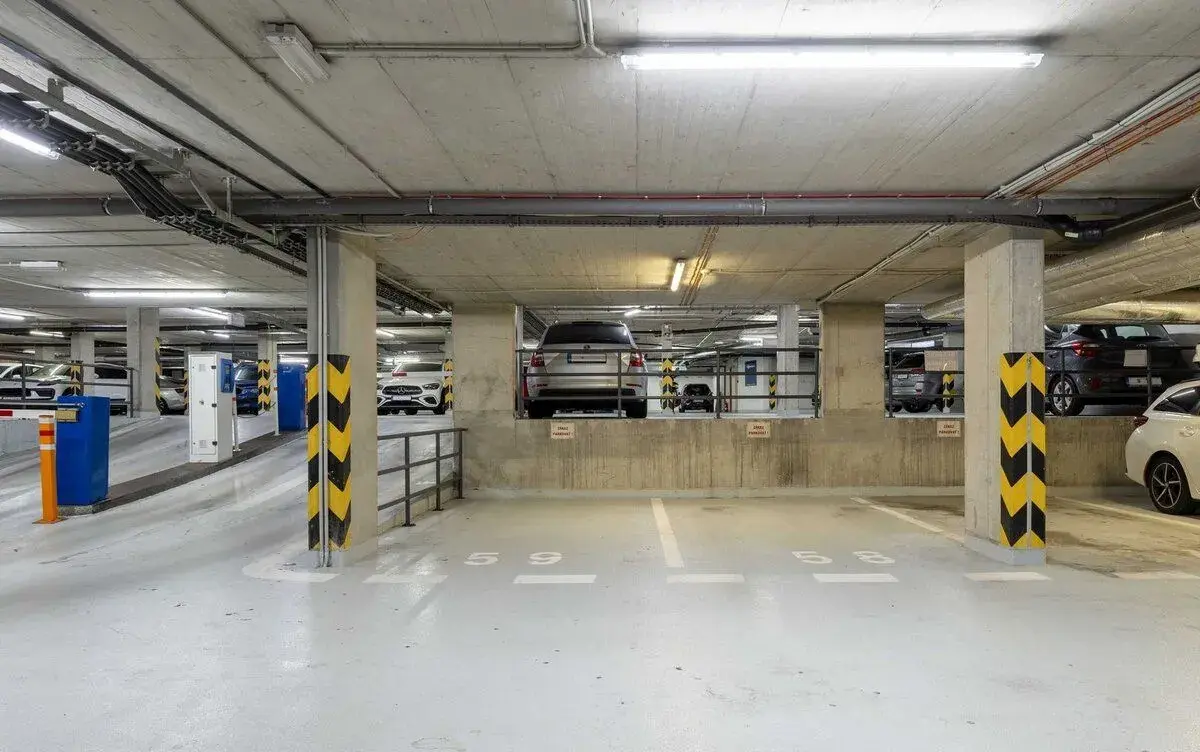 PREDAJ: Parkovacie státie Bratislava - Perla Ružinova