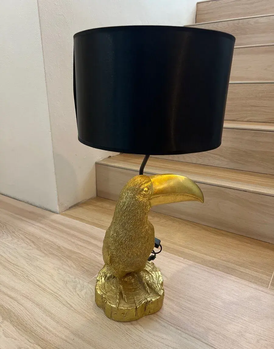 Zlato-čierna lampa tukan