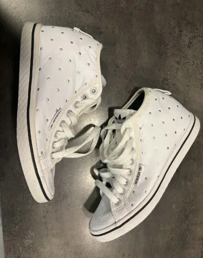 tenisky Adidas so zvýšenou pätou