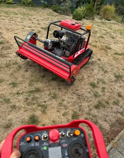 Mulčovač pásový , robotická kosačka , stroj 27HP 120cm záber