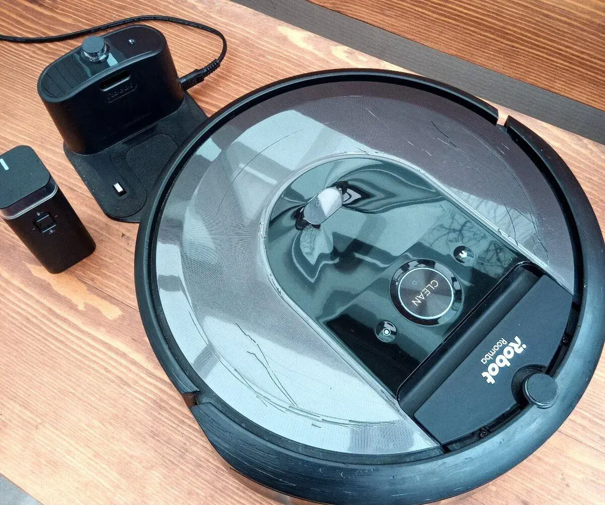 iRobot Roomba i7 – robotický vysávač