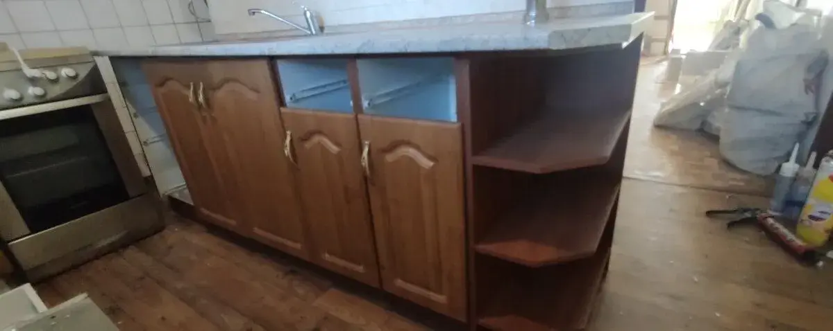 kuchynská linka a šporák plinoví