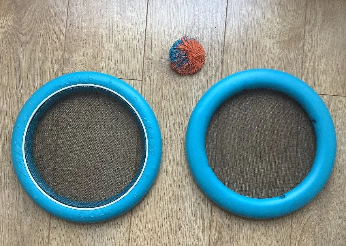 Frisbee - sada 2 lietajúcich tanierov s mäkkou loptičkou