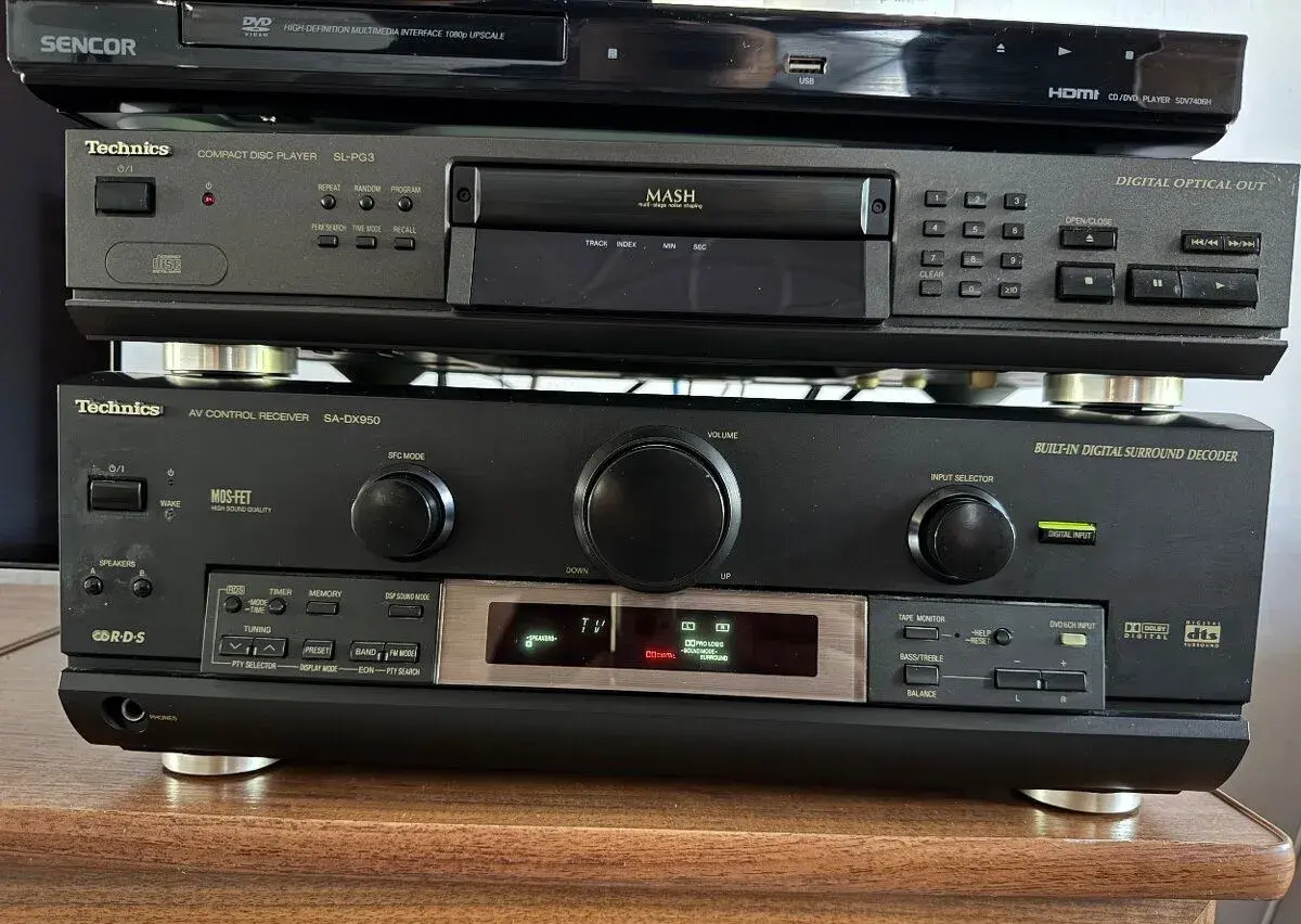 Zosiľnovač Technics SA-DX950