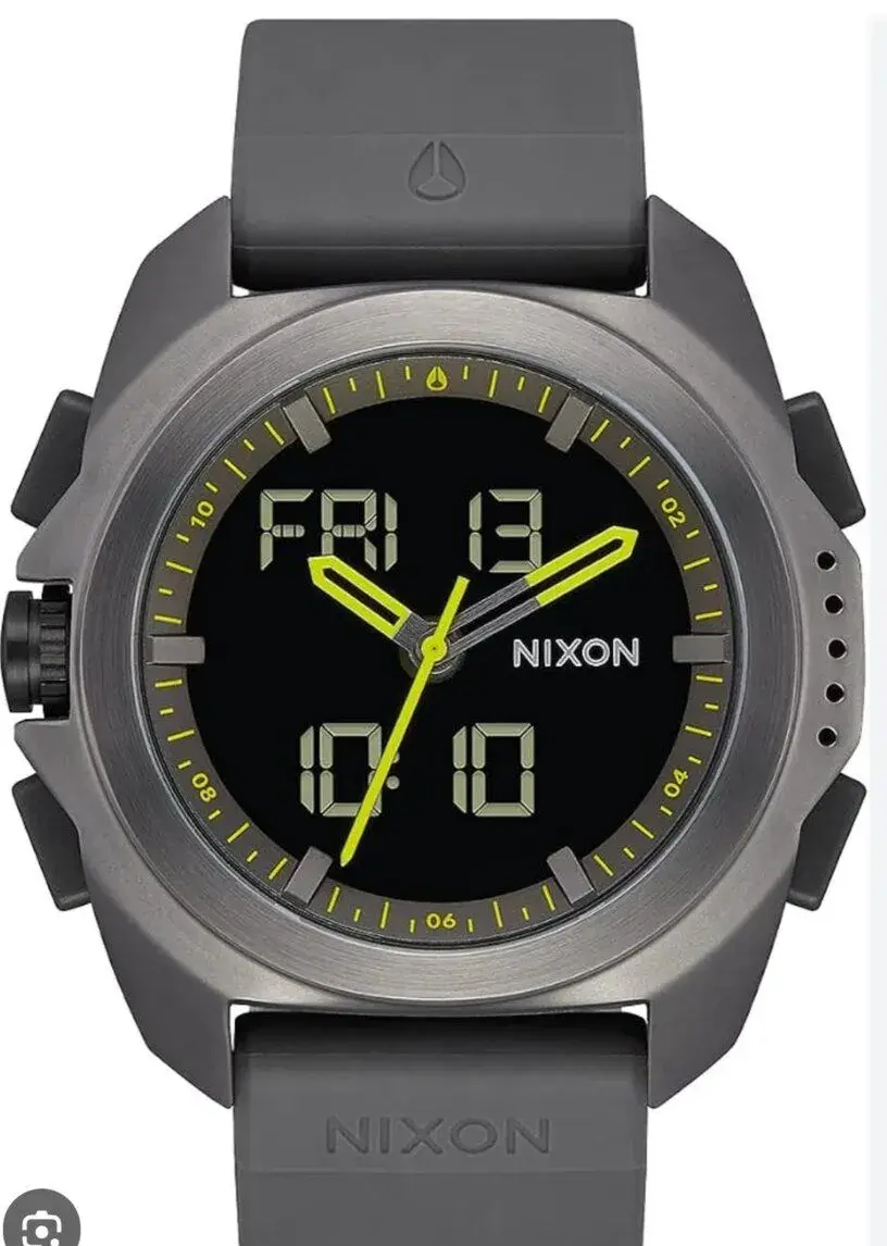 Nixon the Ripley hodinky. Dopyt:.