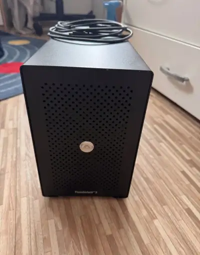 Akitio Node – externý box Thunderbolt 3