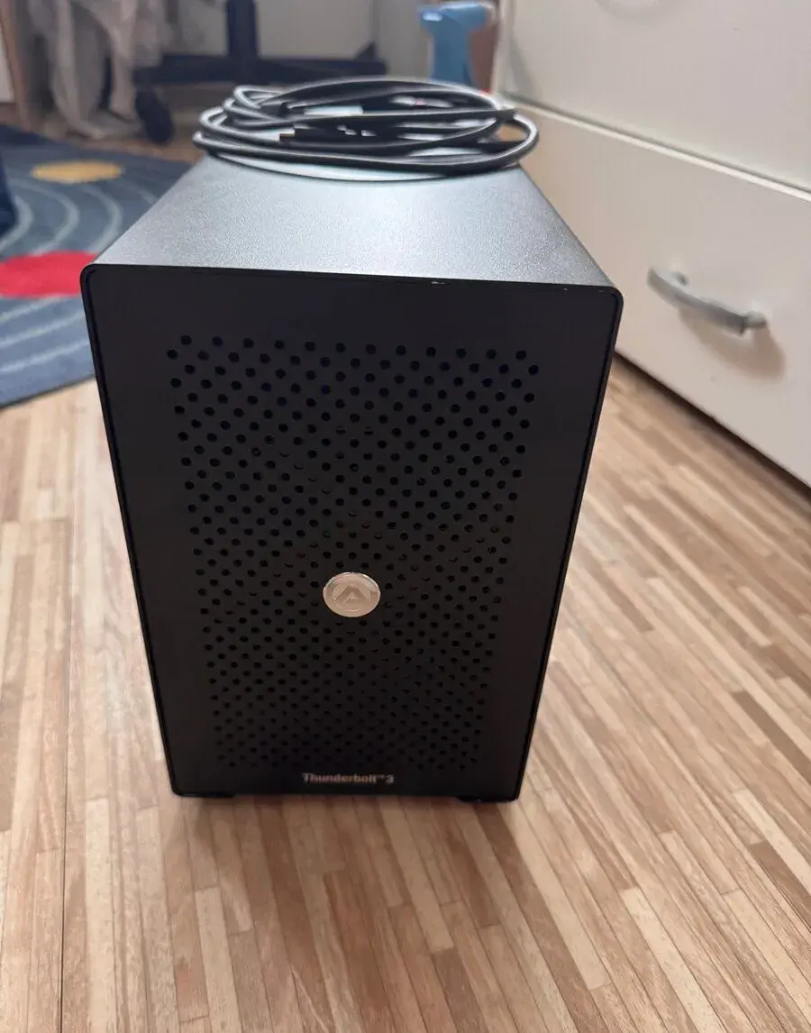 Akitio Node – externý box Thunderbolt 3