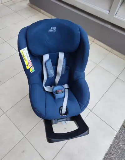 Britax Römer Dualfix iSize 0-18kg