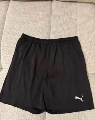 Čierne šortky Puma na šport a kúpanie – M