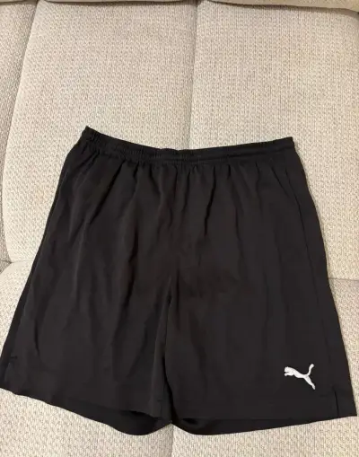 Čierne šortky Puma na šport a kúpanie – M