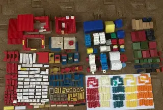 Mix stavebnicových dielcov LEGO,LEGO DUPLO, iné
