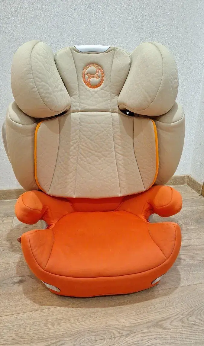 Autosedačku Cybex Solution Q2-fix (15-36 kg)