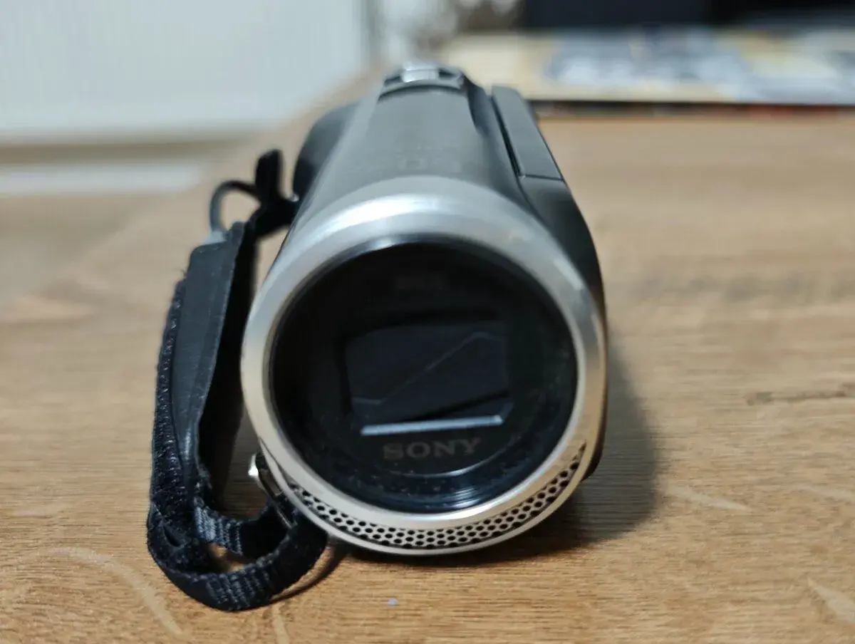 Sony Handycam HDR-CX450 – videokamera, 30× optický zoom