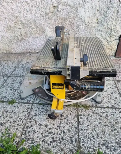 Dewalt pokosova pila+stojan zdarma