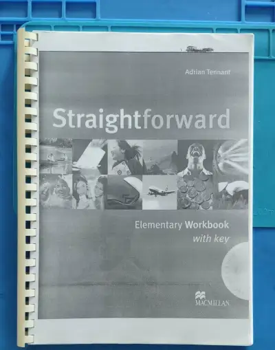 Vytlačenú učebnicu Straightfoward Elementary Workbook