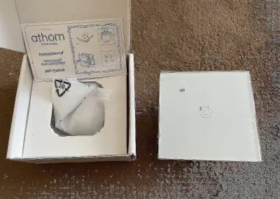 Tento dotykovy vypinac s podporou Apple HomeKit