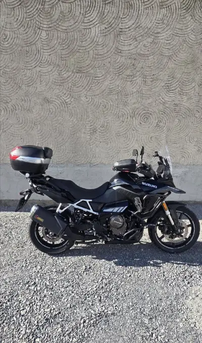 SUZUKI V STROM 800 RE