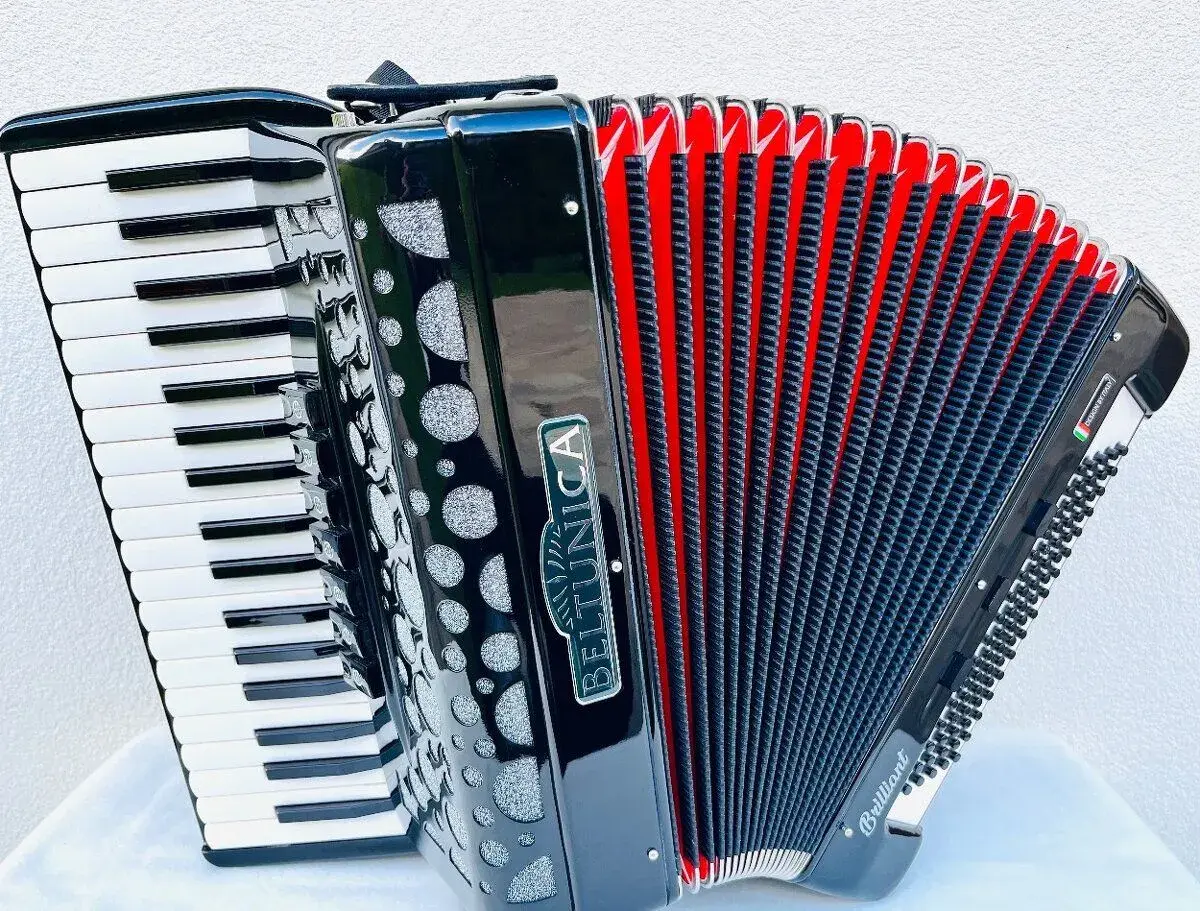 NOVÝ akordeón BELTUNICA BRILLIANT 80 basový- krásny zvuk, ľa