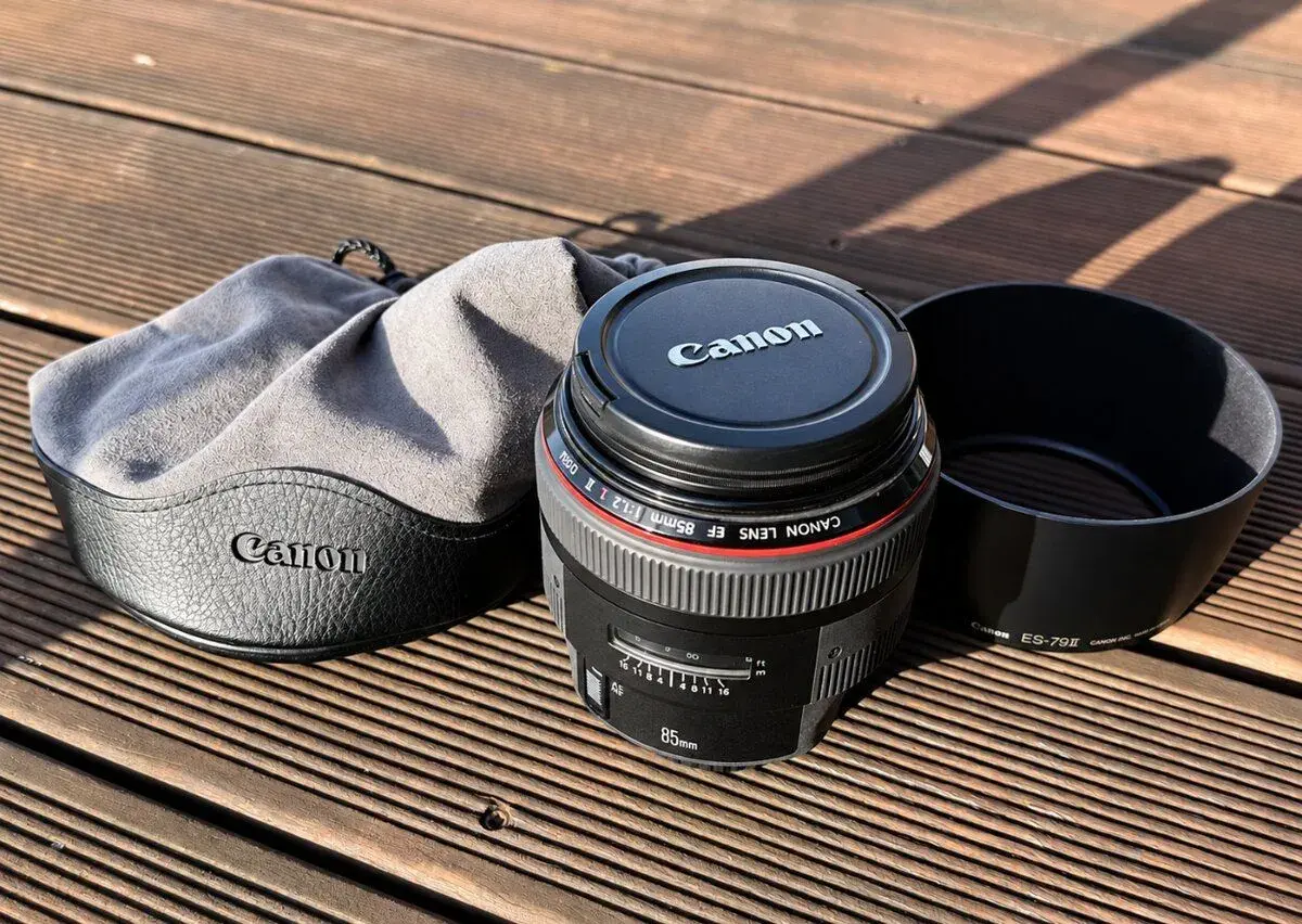 Canon EF 85mm f/1.2L II USM + B+W filter