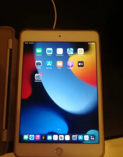 APPLE IPAD MINI 4 v perfektnom stave