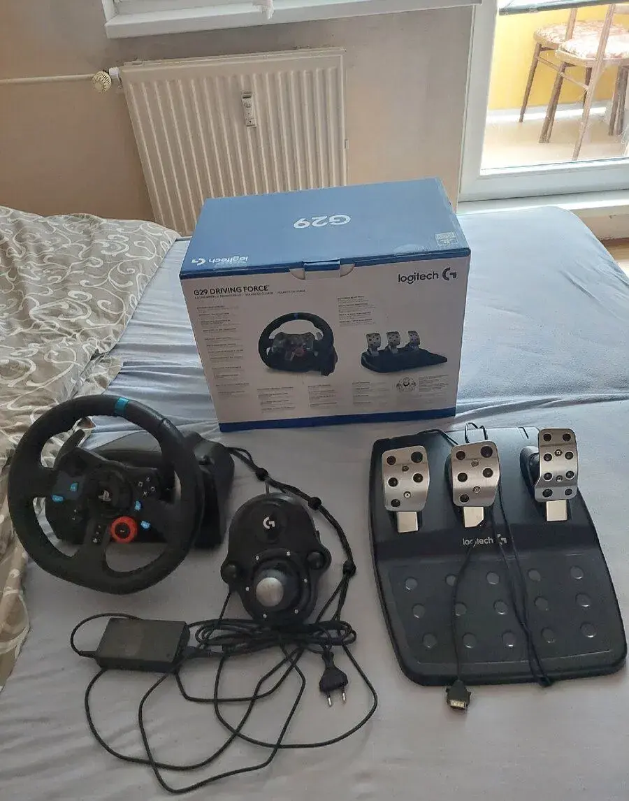 Logitech g29 + radiaca páka logitech V ZARUKE