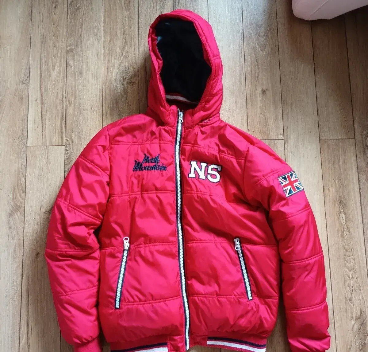 Nádhernú zimnú bundu.Veľkosť M/L.Nitra