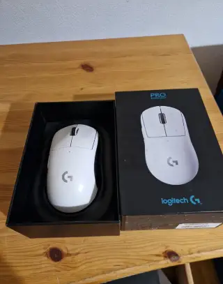 Myš Logitech G PRO Superlight