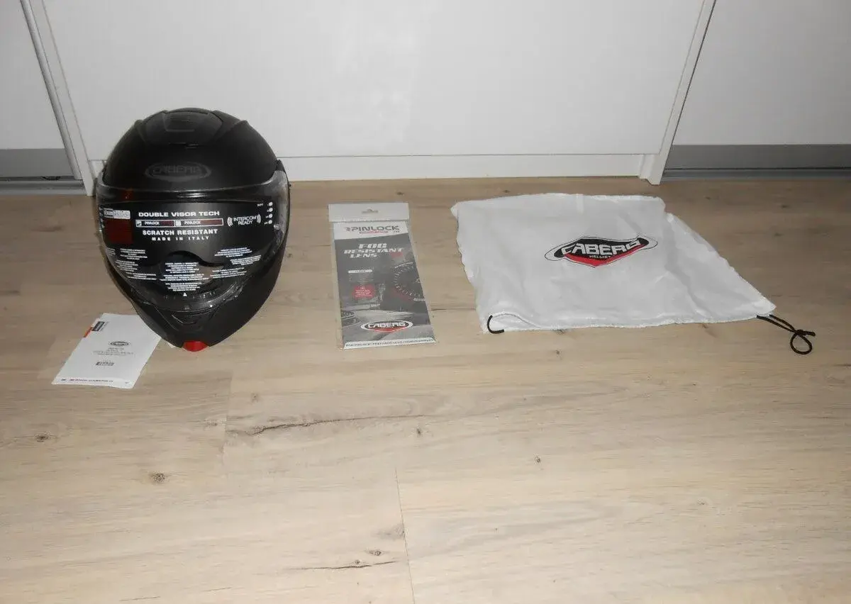Krasnu novu moto prilbu CABERG HORUS MAT o velkosti X