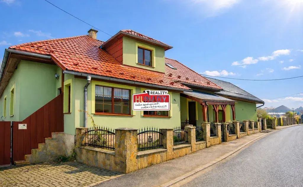 ZNÍŽENÁ CENA (641 m²) ZABEHNUTÝ PENZIÓN V OBCI HNILČÍK
