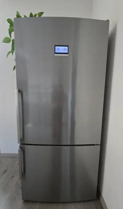 Chladnička Bosch KGN86AIDR/04