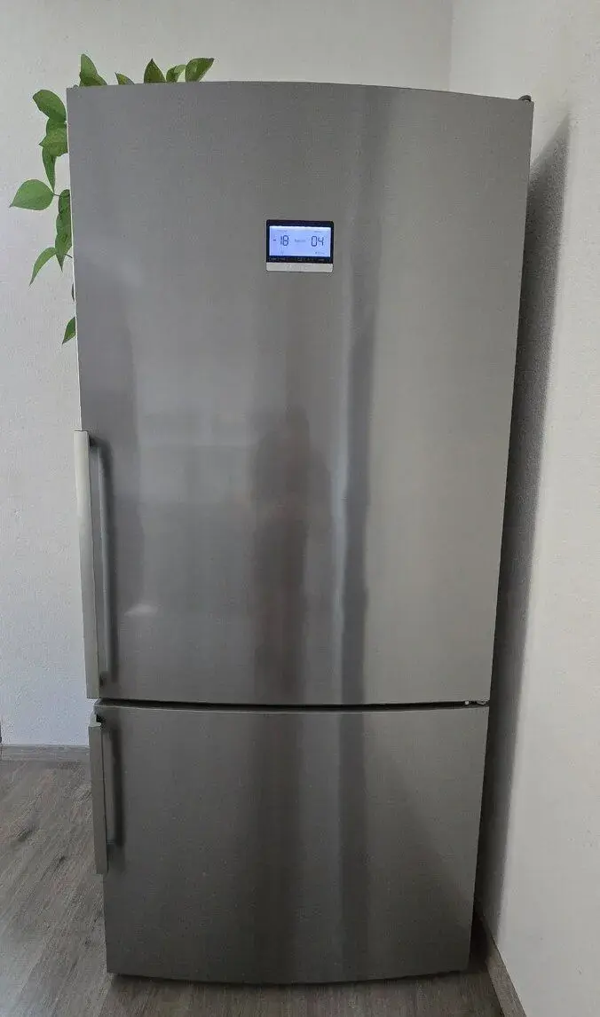 Chladnička Bosch KGN86AIDR/04