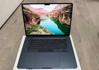 Apple MacBook Air 15” M5 / 16 GB / 512 GB