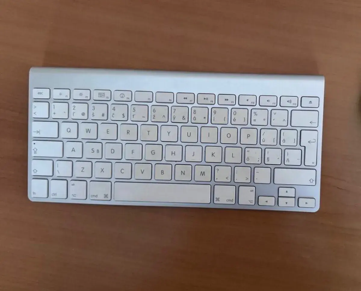 Apple klávesnica SK bluetooth