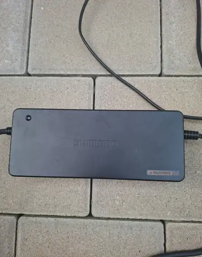 Nabíjačka Shimano na elektrobicykel