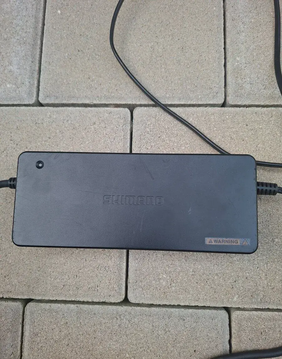 Nabíjačka Shimano na elektrobicykel