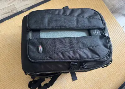 Lowepro Vertex 200 AW – stav, komplet príslušenstvo