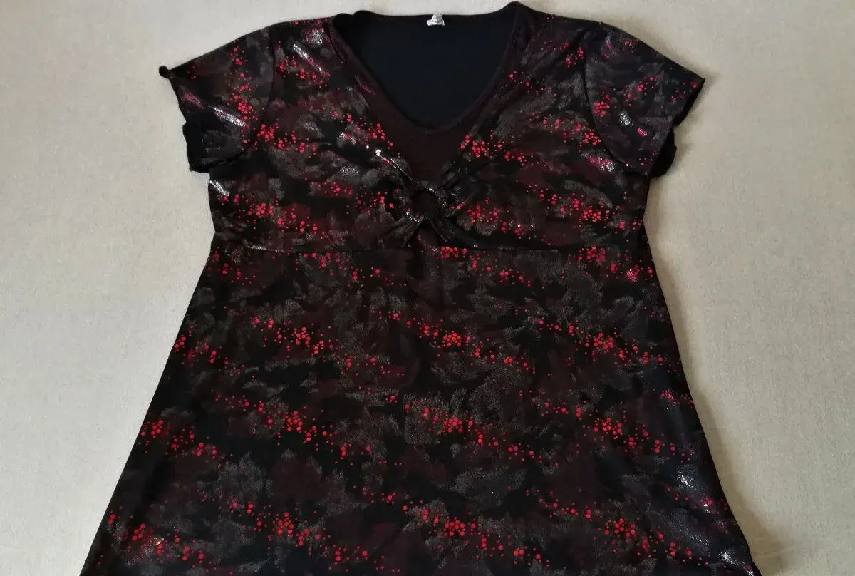 Čierno-červený elegantný top, č. cca 44