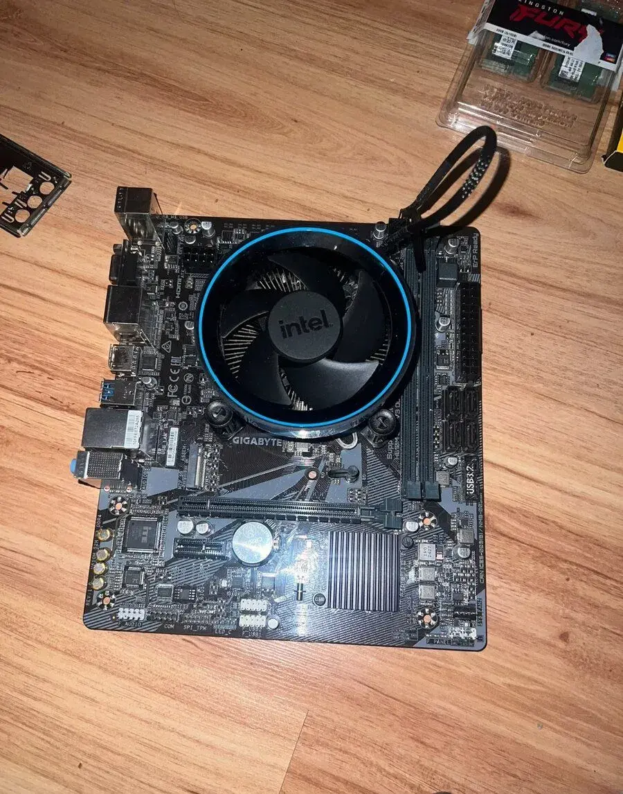 I3 13100 + H610 Gigabyte S2H V3 DDR4